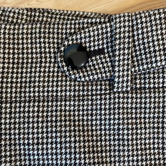 Banana Republic Houndstooth skirt - Picture 2 of 3